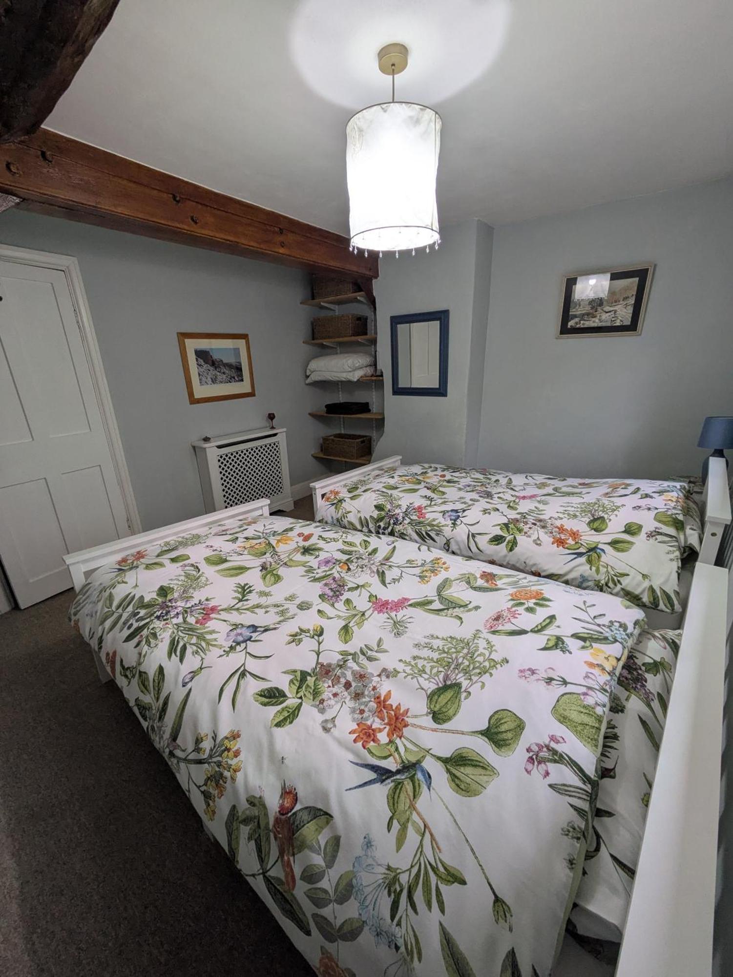 Characterful 2 Bed In Excellent Location * Баслоу